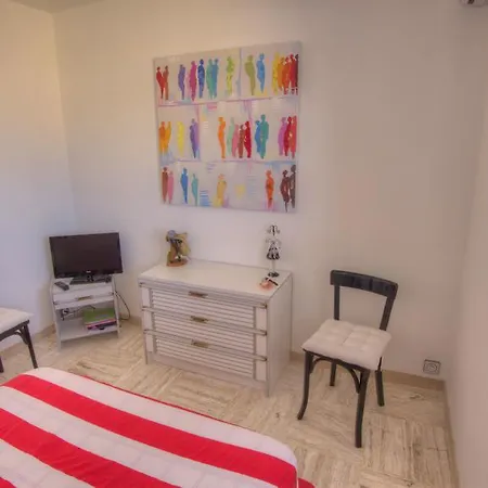 Beau 2 Pieces 3 Etoiles Vue Mer Et Montagnes Garage Prive Cannes